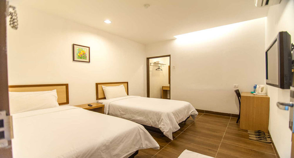 Hotel Sunflower - Hls Malacca Екстериор снимка
