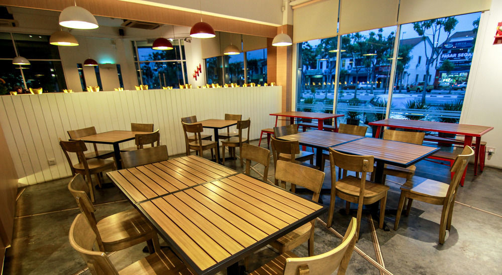 Hotel Sunflower - Hls Malacca Екстериор снимка